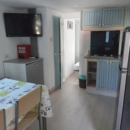 Joli Mobilhome Campingplatz Claira